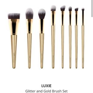 Luxie Glitter & Gold Brush Set with Red Case NEW